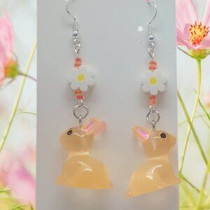 🐰 Easter Bunny Earrings Yellow with White Daisy Flowers Spring Jewelry 🩷
